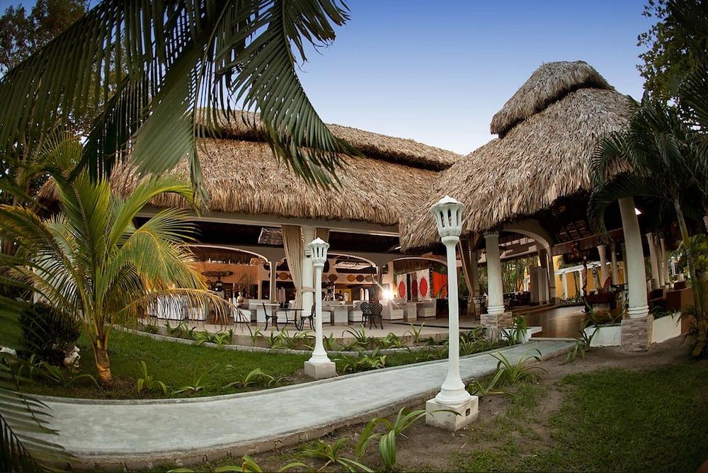 Hotel Palma Real Sambo Creek Exterior photo
